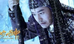 英姿飒爽,英姿勃发，风华绝代：一位女性的崛起与传奇