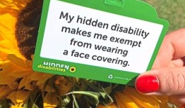 这种挂绳使残疾人旅行更方便