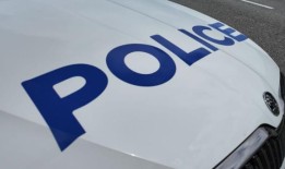 警方在马纳瓦提打击反社会驾驶后，两人被起诉