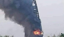 苏丹战争进入第六个月，大火摧毁了地标建筑
