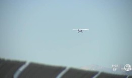 周六早些时候，火车和卡车在博尔德相撞，没有人员伤亡报告