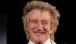 摇滚偶像在透露病情后推迟了演出