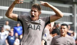 安吉的10人热刺获胜，登顶英超积分榜