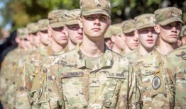 士兵们担心后备军官训练队的管理失误可能会打乱他们的退休计划