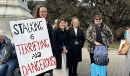 司法部长将在年底前提出法案，将跟踪定为非法行为