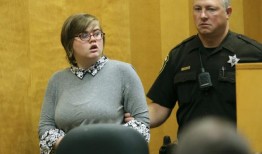 威斯康辛州的一名妇女被卷入瘦人袭击案，当时她还是个孩子，她要求从精神病院释放