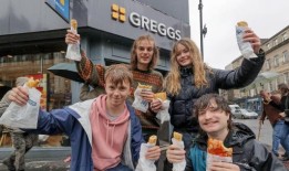 马里波恩市政厅是如何在一天内举办100场婚礼的