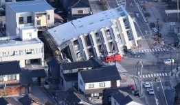 日本“争分夺秒”营救地震幸存者