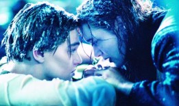 凯特·温丝莱特承认泰坦尼克号标志性的门戏是在齐腰高的水箱里拍摄的