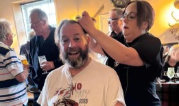 勒罗伊·克拉克从萨克斯蒙德姆附近的米德尔顿车库偷了东西