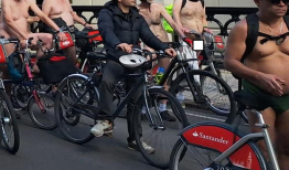 “伦敦裸体自行车之旅”在伦敦创下了1200人裸体骑行的纪录