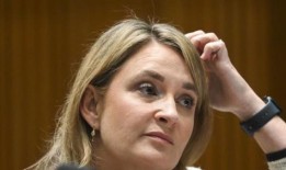 参议院调查了去年Optus的大规模中断后，电信公司面临彻底改革