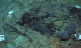 泰坦尼克号旅游潜艇工程师因引发担忧被解雇：为什么警告被忽视？