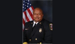 在公共安全行政部门改组中，莫比尔市长任命第一位黑人消防队长