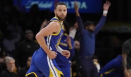 金州勇士队的斯蒂芬·库里获得卡里姆·阿卜杜勒·贾巴尔社会公正奖