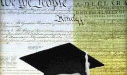 “朱迪法官在最高法院吗？”公民知识的缺乏导致大学填补了这一空白