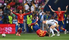 西班牙队的佩德里由于膝伤将缺席2024年欧洲杯的剩余比赛