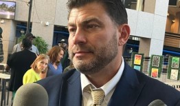 被停职的机动警察局长、市长政府在遣散问题上仍存在分歧