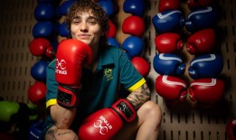 “在贫困线以下”：为什么莫妮克为了巴黎的梦想卖掉了她的车