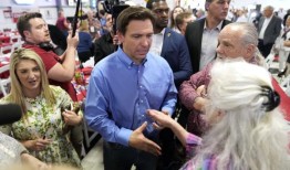 爱荷华州的德桑蒂斯警告共和党的“失败文化”，因为天气影响了特朗普在该州的活动